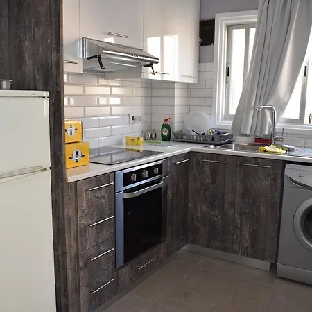아파트 Direct Andria Court 라르나카