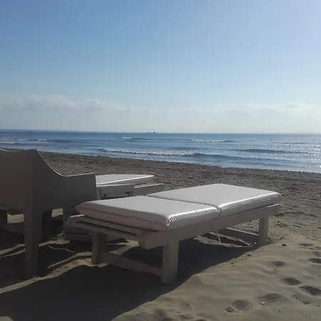 Apartment Property Direct Andria Court *