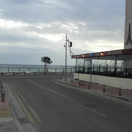 Apartment Property Direct Andria Court *